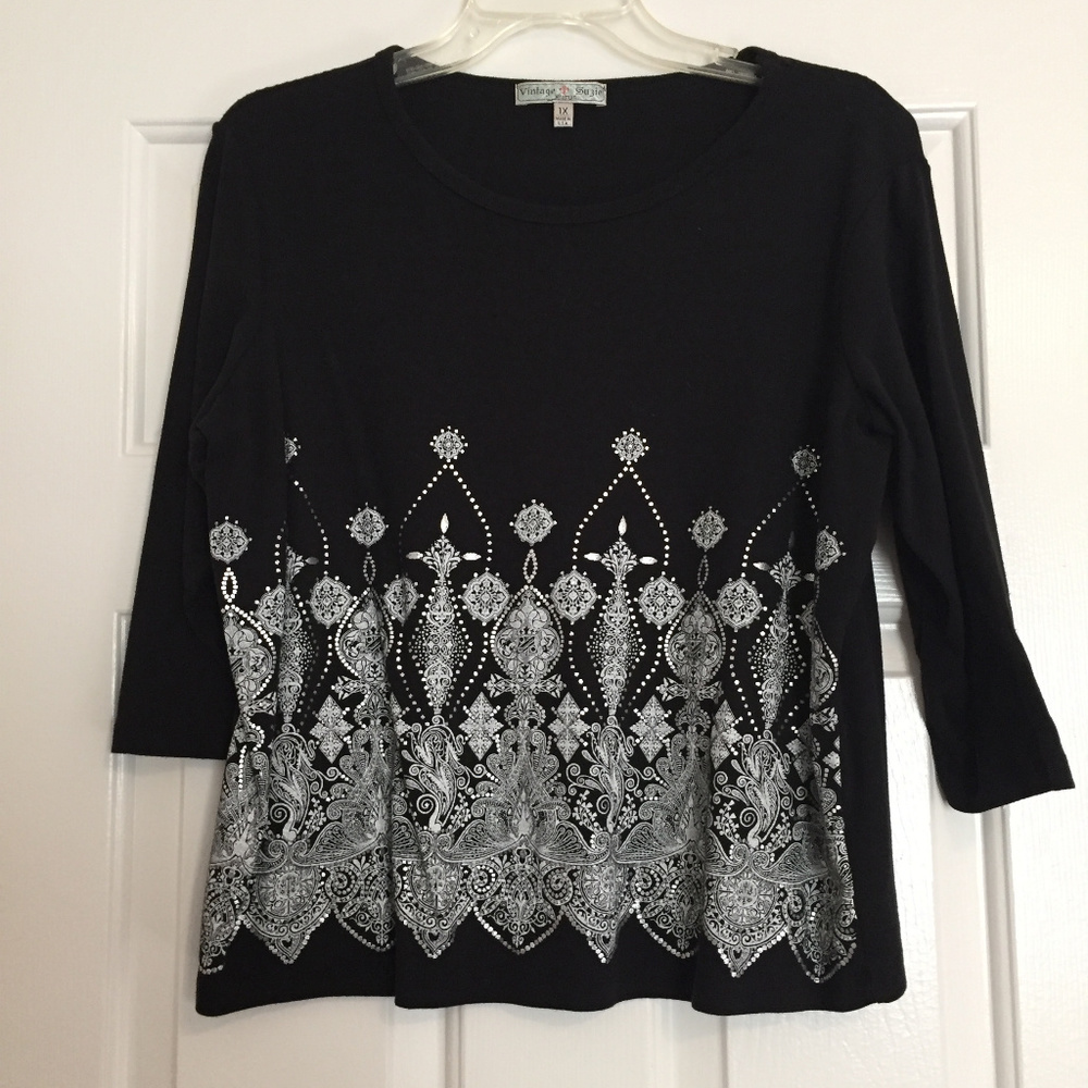 Vintage Suzi Woman Black Tee - 1X